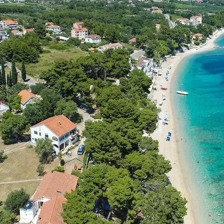 Domenica Villa *